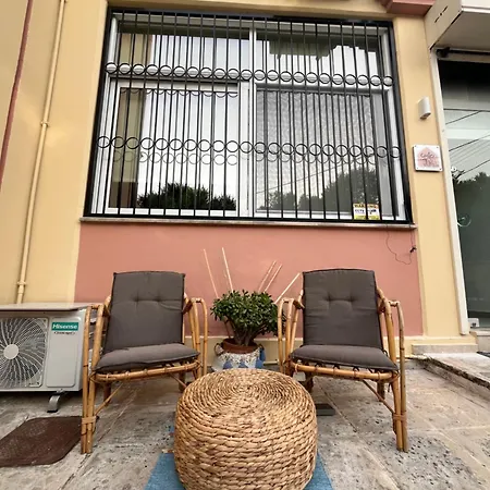 Cute Tiny Loft In Mantouki דירה *